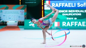 raffaeli sofia ita sfe05908 copia simone ferraro ph